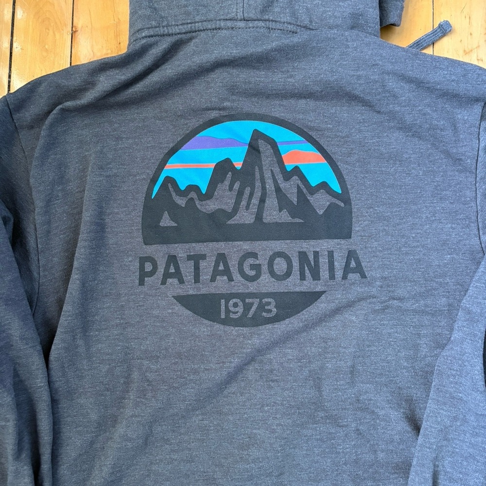 Patagonia Hoodie Womens Medium Gray Organic Cotton Full Zip Gorpcore Graphic - Picture 8 of 10